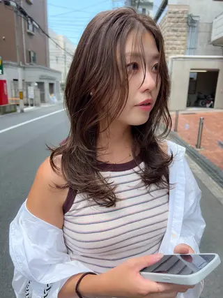 セミロング カラー le'a所属・谷町/Le'a /竹原詩緒奈のヘアスタイル