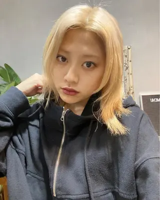 ミディアム MIYU💋💖 〈XENA渋谷本店〉のヘアスタイル