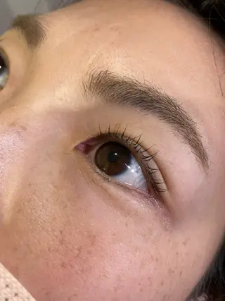 マツエク・マツパ cure所属・井上 真里奈のヘアスタイル