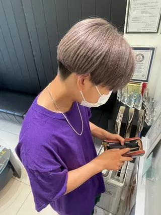 ショート カラー メンズ 海外レイヤー/赤み 消しカラー/上原聖奈のヘアスタイル