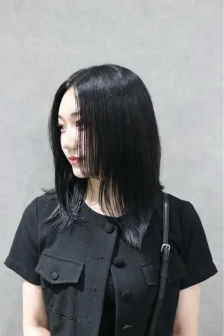 ミディアム SEE-SAW / LOBBY Rionのヘアスタイル