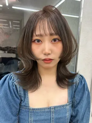 ミディアム カラー ヘアアレンジ fumika🎀 韓国ヘア×ベージュのヘアスタイル