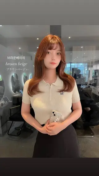 セミロング カラー 韓国🇰🇷レイヤー 映える顔周り🩷のヘアスタイル