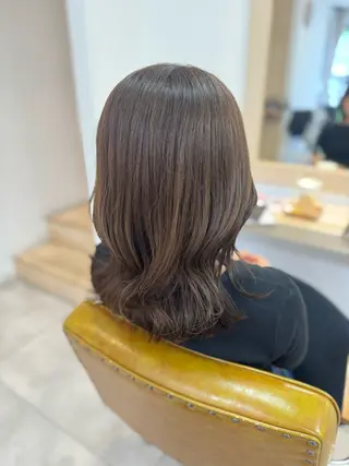 セミロング Hikari /赤み消しカラーのヘアスタイル