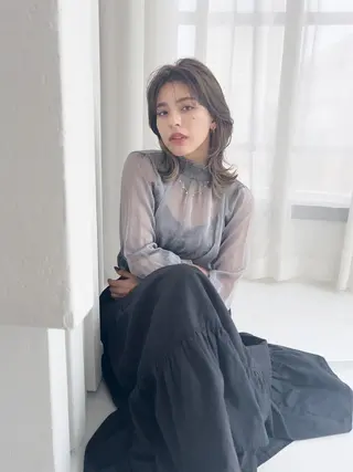 ミディアム カラー シモカワ マシロのヘアスタイル