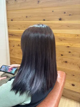 ロング LEEK ［リーク］ 石原愛里のヘアスタイル