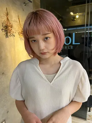 ショート カラー ヘアアレンジ サナ🌱 切りっぱなしボブのヘアスタイル