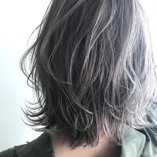 ミディアム カラー グランジヘア 無造作ヘアHYUGAのヘアスタイル