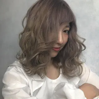 セミロング カラー ORIKA 美容室のヘアスタイル