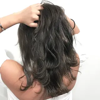 セミロング タカハシ ユウキのヘアスタイル