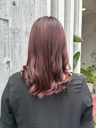 ミディアム カラー 佐藤 琴海のヘアスタイル