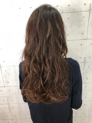 ロング カラー 金沢 広美のヘアスタイル
