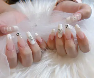 ネイル le'a-レア-【ア イ×ネイル×眉】のネイルデザイン