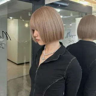 ショート カラー ✨うる艶/ブリーチ✨ 𝓡𝒖𝓷𝐚💋のヘアスタイル