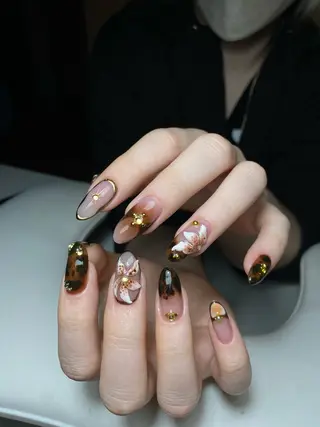 ネイル Isinha Nailsのネイルデザイン