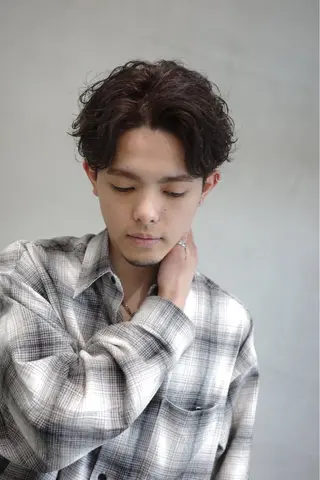 パーマ メンズ fifth 安次富　泰雅のヘアスタイル