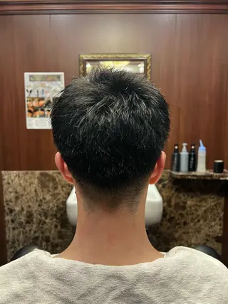 ショート ヒロ銀座バーバーショップ丸の内所属・秋山 琳太のヘアスタイル