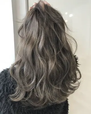 ロング ユイナ カラーモデル大募集のヘアスタイル