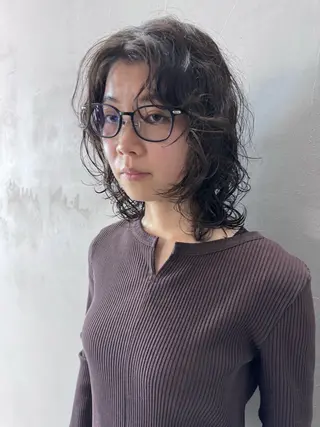 ミディアム パーマ 似合わせパーマ 癖毛カットのヘアスタイル