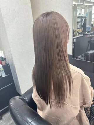 ロング カラー 小沢 美波のヘアスタイル