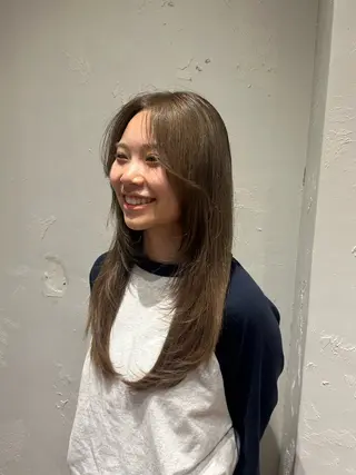 ロング カラー 成田 智彩のヘアスタイル