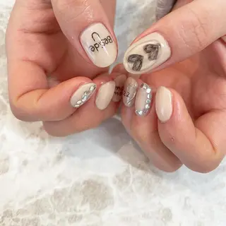 ネイル essence所属・pétit maakoのネイルデザイン