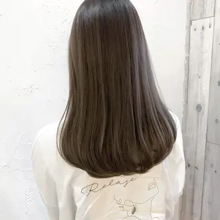 セミロング カラー conne&riri所属・MAYU 💚森下のヘアスタイル