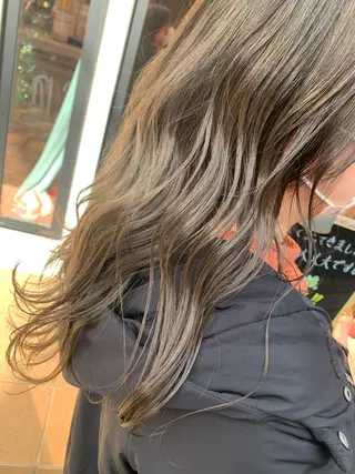 カラー yoshi （髙橋）のヘアスタイル