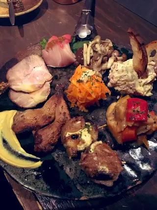 セミロング カラー パーマ ヘアアレンジ メンズ キッズ ネイル マツエク・マツパ アニメ,Vオタク× 即効痩せエステサロンのエステ・リラクイメージ