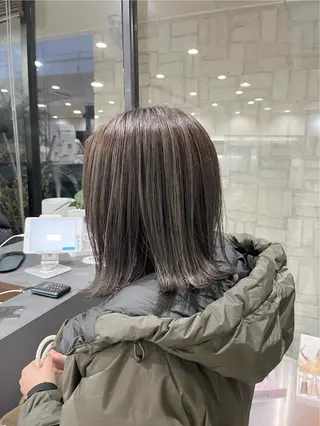 ミディアム 飛田 由貴のヘアスタイル