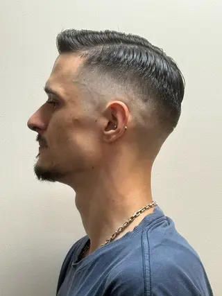 ショート 床屋のタナカ所属・上村 剛志のヘアスタイル
