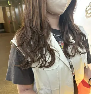 ロング カラー 暖色/まろベージュ/ シカタユウカのヘアスタイル