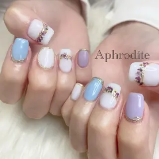 ネイル Aphrodite パラジェル認定サロンのネイルデザイン