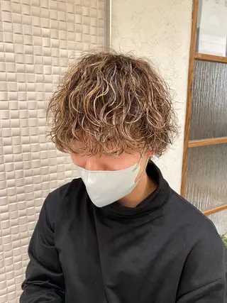 ミディアム パーマ 新宿メンズパーマ ヨモギダのヘアスタイル