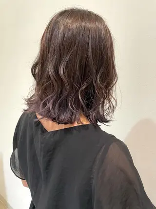 カラー 新谷 玲日のヘアスタイル
