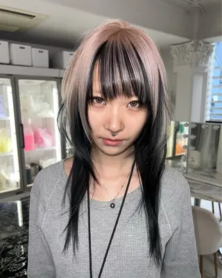 ロング AIRA/ブリーチ ‪/透明感カラーのヘアスタイル