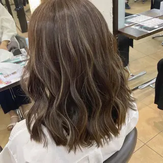 ミディアム lien ヒジリのヘアスタイル