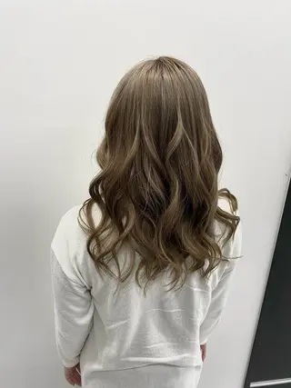 ミディアム カラー 三戸 修平のヘアスタイル