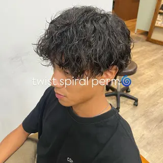 パーマ メンズ lucina ヒヨリのヘアスタイル