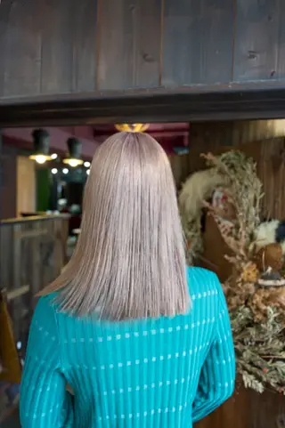 セミロング カラー Armoire所属・安藤悠里/ハイトーン /デザインカラーのヘアスタイル