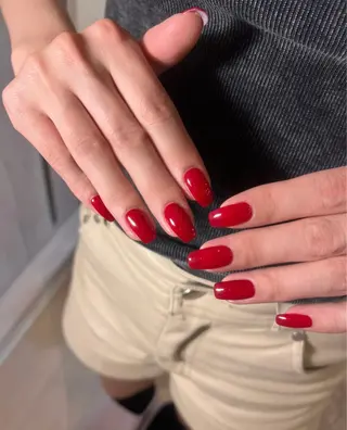 ミディアム ネイル 𝐞𝐚𝐜𝐡 nanami🩰のネイルデザイン