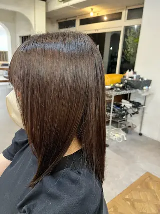 ミディアム カラー 黒川 綾音のヘアスタイル