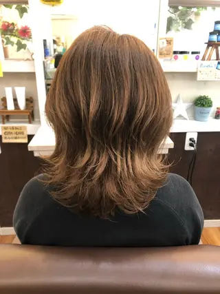 ミディアム カラー Well's TAIGAのヘアスタイル