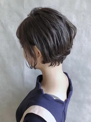 ショート カラー MOU namba ムウナンバのヘアスタイル