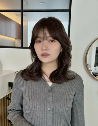 セミロング パーマ ミディアムヘア Chifumiのヘアスタイル