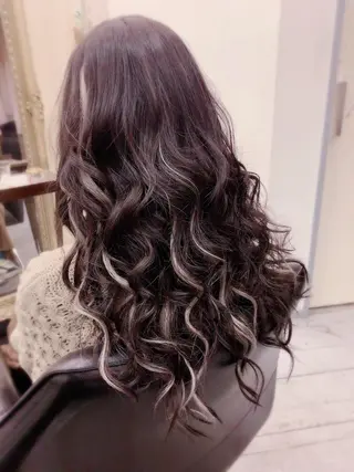 ロング カラー 🍀Moda by Grande🍀のヘアスタイル