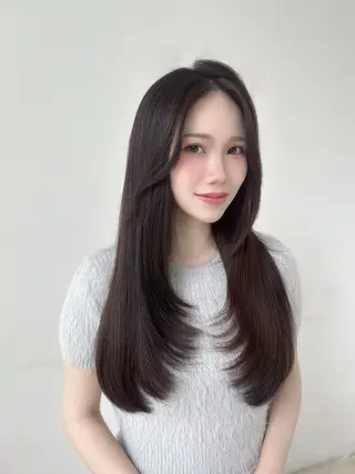 ロング 🎀大竹美侑／顔まわ りカット／レイヤーのヘアスタイル