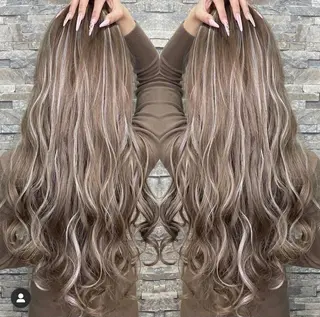 ロング カラー ササ キのヘアスタイル