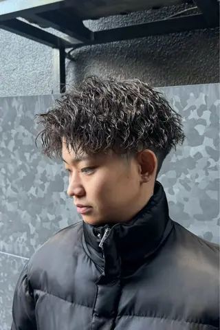 パーマ メンズ KING of hair by NOISM所属・梅田/メンズカット/ パーマ/秋本 大智のヘアスタイル