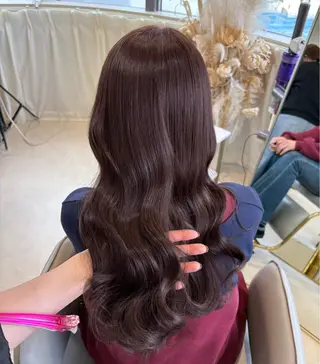 カラー 𝑦𝑢𝑟𝑖𝑎 MIRAのヘアスタイル